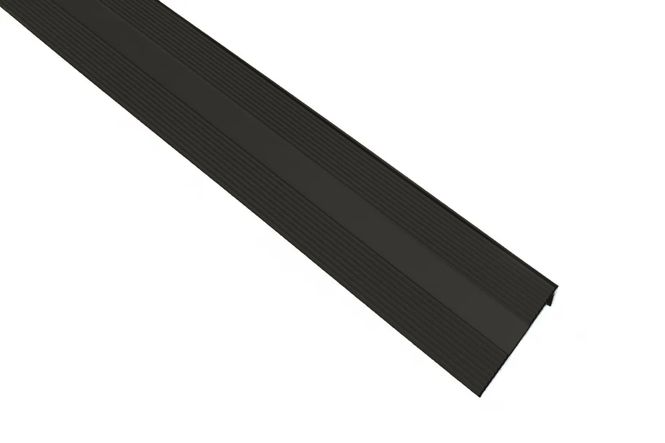 Hovedbilde Trappeneser i sort eloksert aluminium. Velg lengde