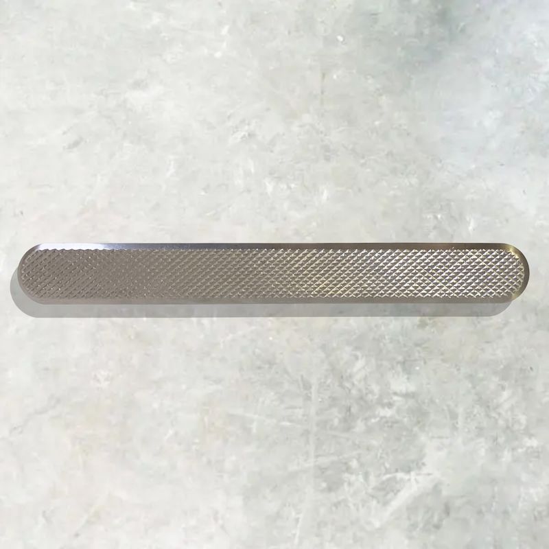 Taktile ribber i stål - 28cm med plugg. Velg variant. 
