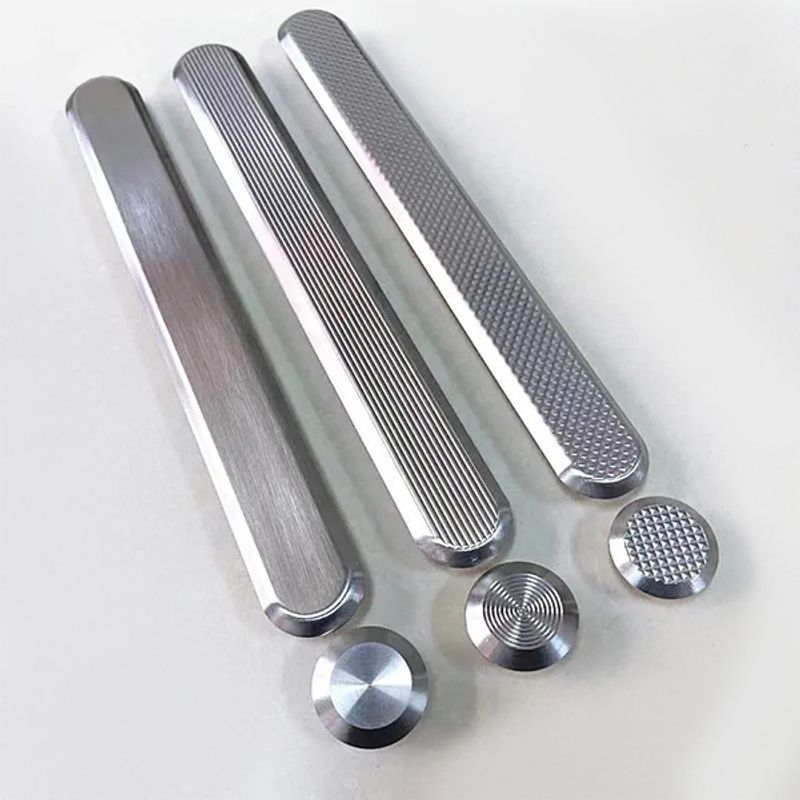 Taktile knotter i stål Ø32 mm med lim. Velg variant.
