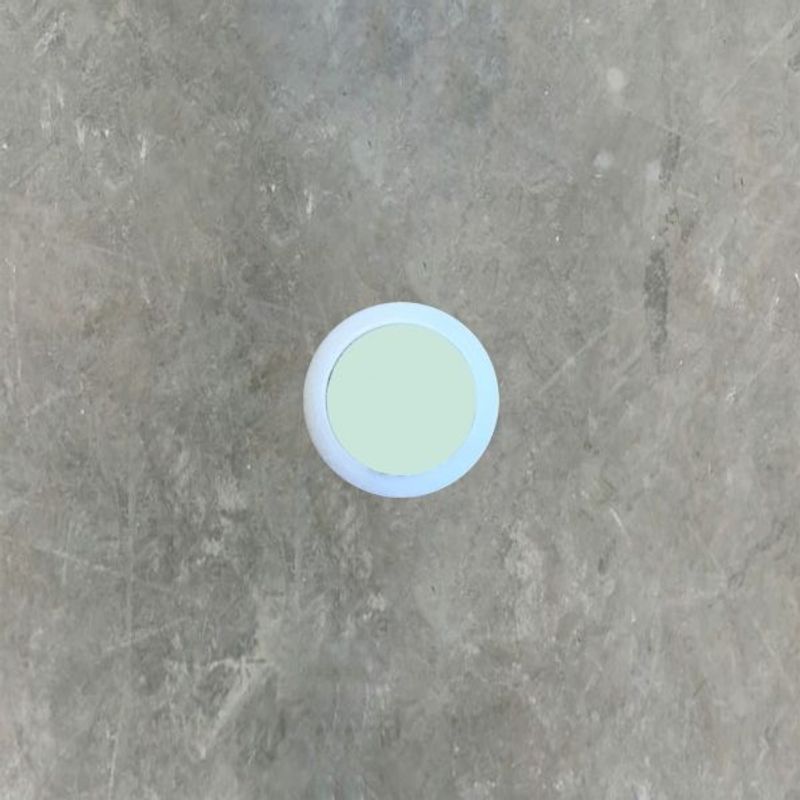 Taktile knotter i kompositt med etterlysende ilegg Ø32 mm. m/lim